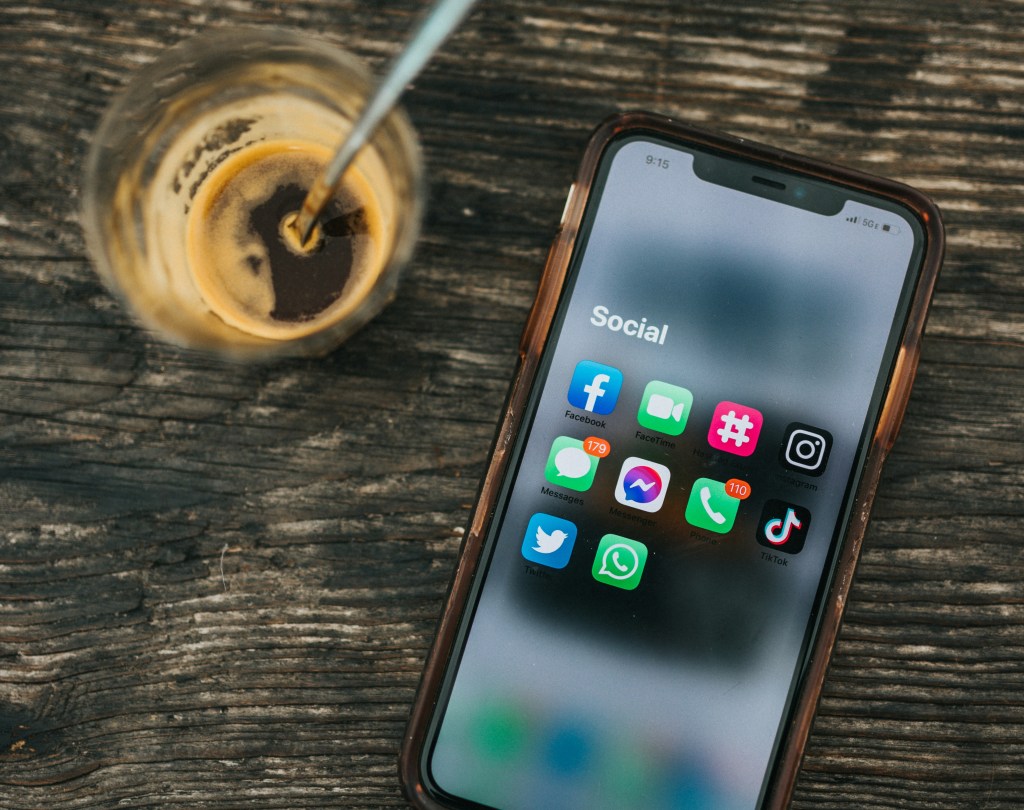 How I Overcame the Fear of Posting in Just 5 Days (And How You Can&nbsp;Too)